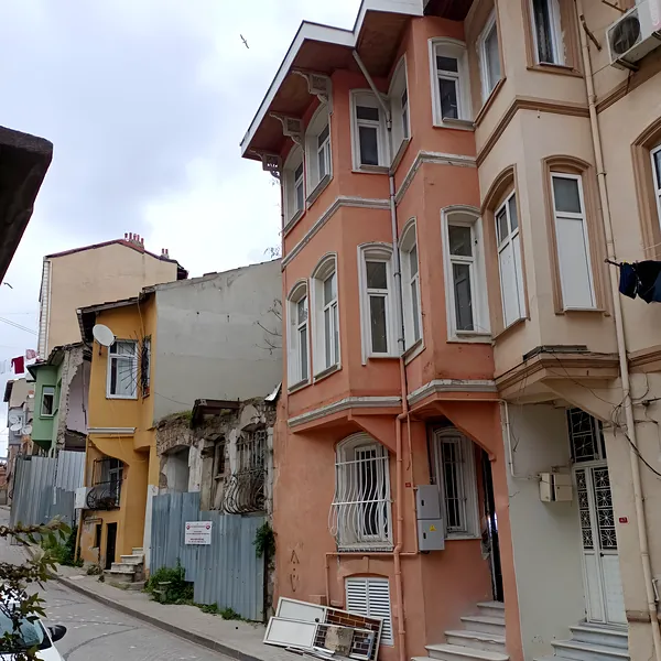 Balat Tarihi Bina Dış Cephe Yenileme — Öncesi (1)
