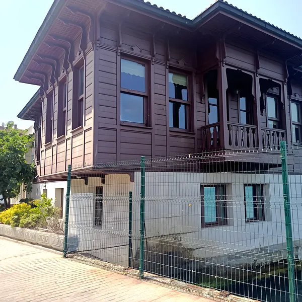 Beylerbeyi Ahşap Yalı Yarı Şeffaf Boya — Sonrası (1)