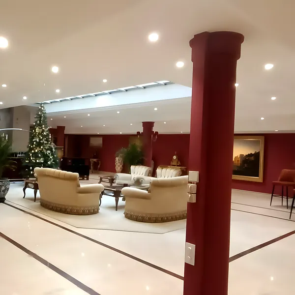 Emirgan'da yalı dairelerinin lobisi