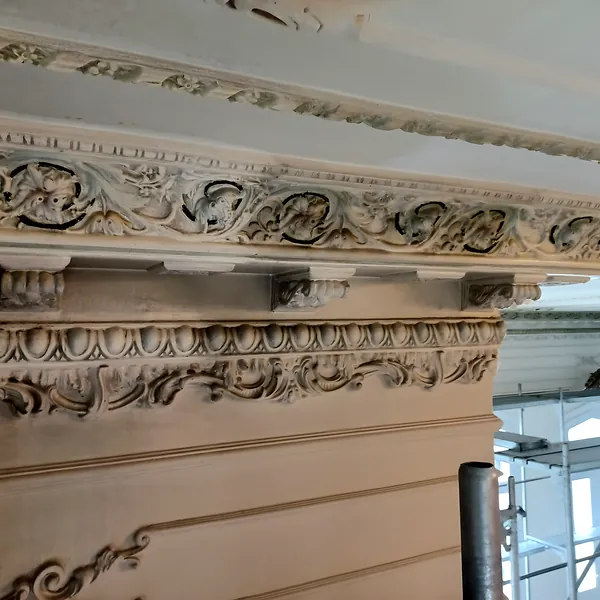 Korniş süslemelerinin restorasyonu